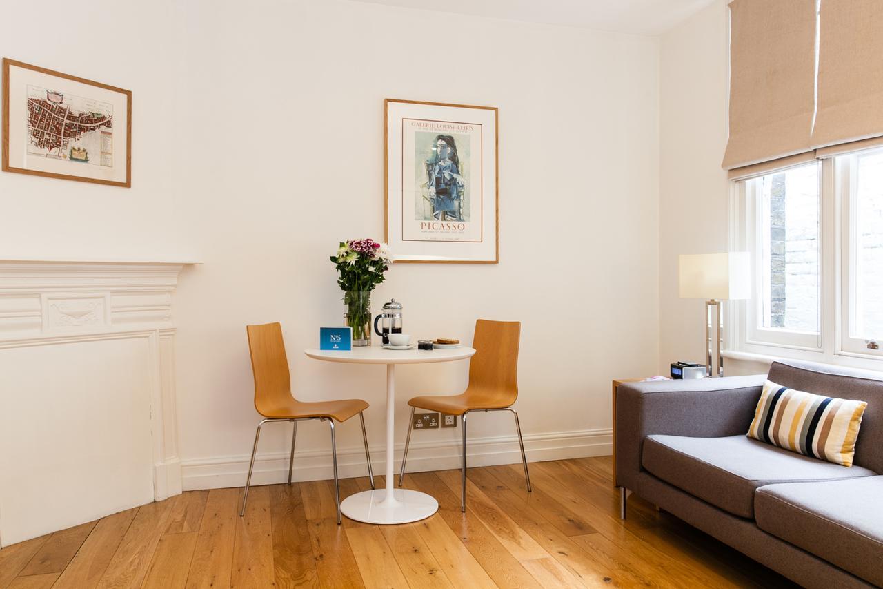 Blueprint Living Apartments - Doughty Street Лондон Екстер'єр фото